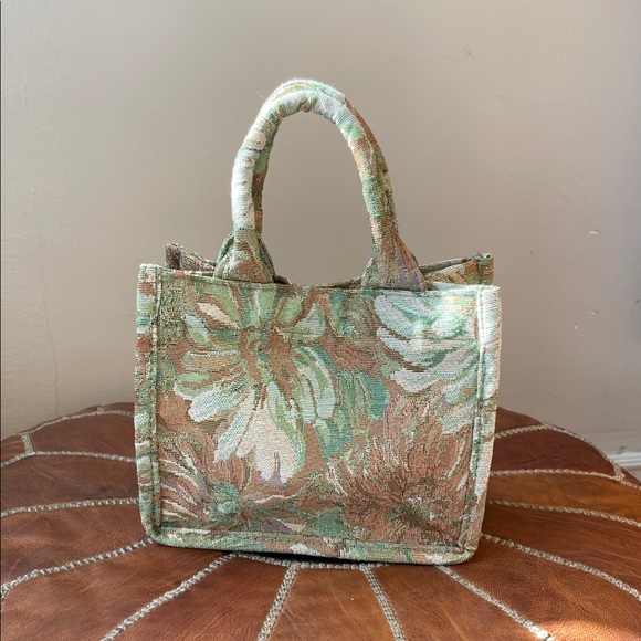 Handbags - Floral Tapestry Handbag